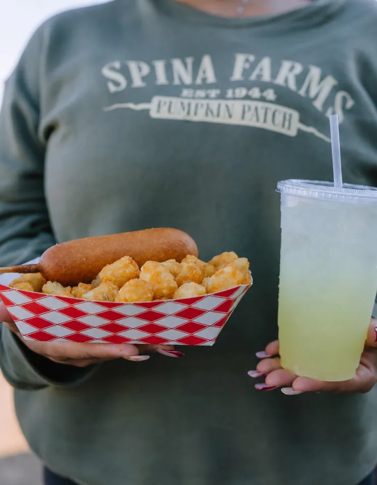 Spina Farms Logo